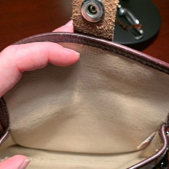 NWOT Authentic Dooney & Bourke wristlet Max Quilt Style QW20-A5 Brown/Tan - Picture 4 of 4